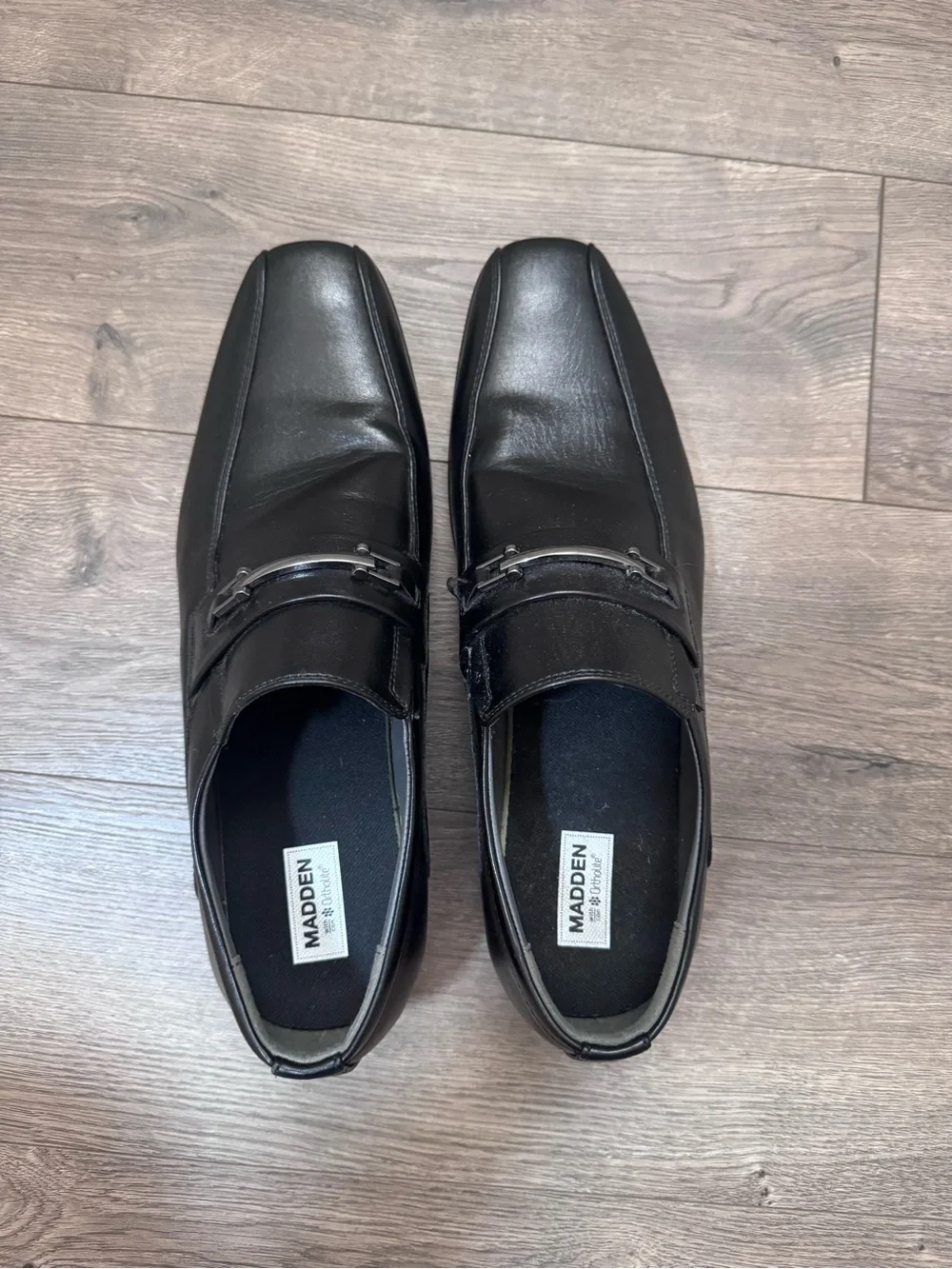 Steve Madden Black Leather Bit-Detail Slip-On Loafers